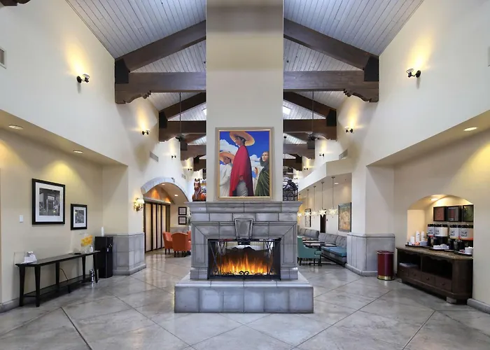 Hampton & Tucson Mall 3*