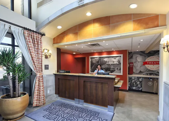 Hotel Hampton & Tucson Mall