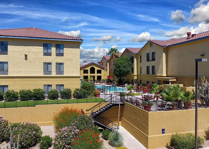 Hampton & Tucson Mall Hotel Casas Adobes