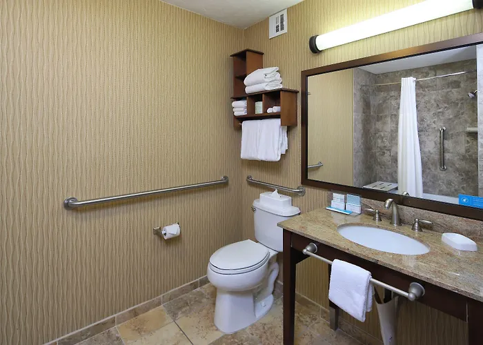 Hotel Hampton & Tucson Mall 3*