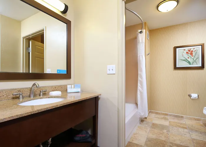 Hampton & Tucson Mall Hotel