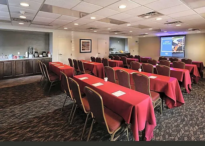 Hampton & Tucson Mall Hotel Casas Adobes