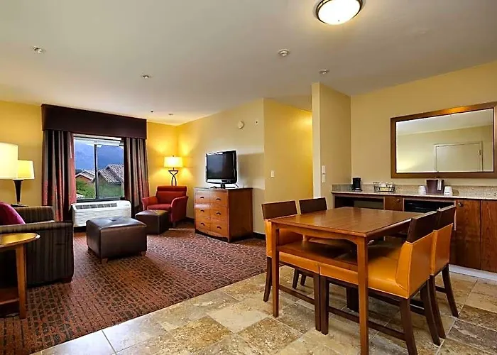 Hampton & Tucson Mall Hotel