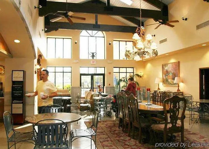 Hotel Hampton & Tucson Mall