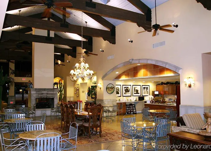 Hampton & Tucson Mall Hotel Casas Adobes