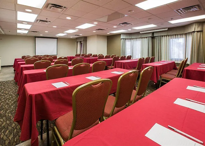 Hampton & Tucson Mall Hotel Casas Adobes