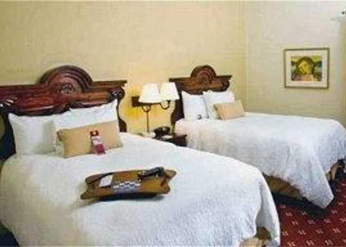 Hampton & Tucson Mall Hotel Casas Adobes