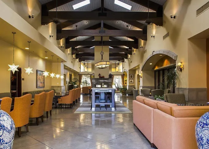 Hampton & Tucson Mall Hotel