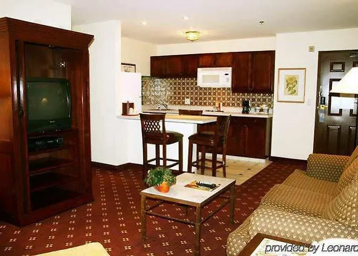 Hampton & Tucson Mall Hotel Casas Adobes